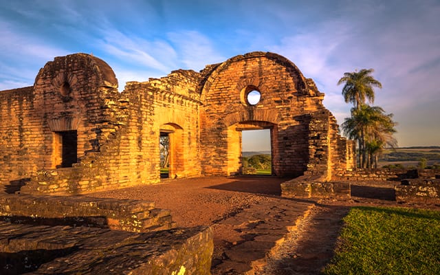 Mission of Jesus de Tavarangue ruins